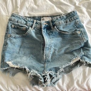 Zara jean shorts. Us 4